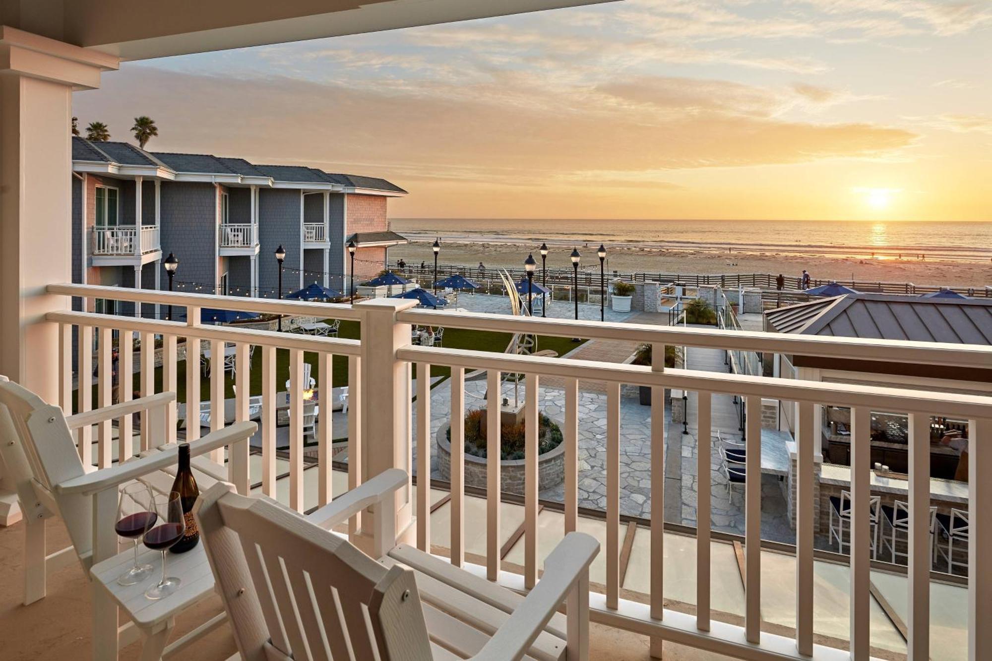 Ocean View Guest room 2 Queen Balcony
